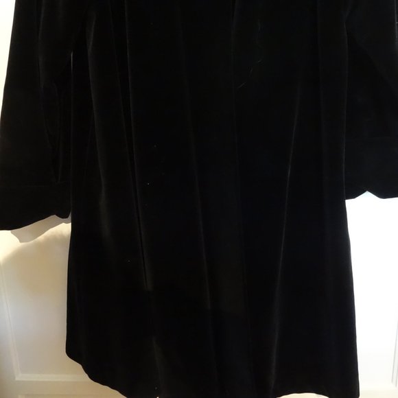 Ethel Pear for One Up Black Velvet coat size 14W - Picture 3 of 10